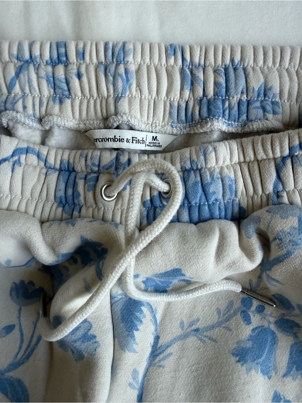 Abercrombie & Fitch Sweat Set - LARGE TOP/MEDIUM PANT - Picture 7 of 9